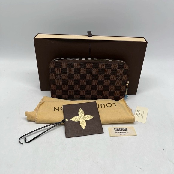 Louis Vuitton Brown Checkered Wallet - Picture 1 of 16